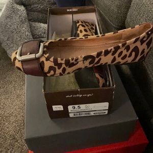 GENTLY USED FOSSIL CHEETAH PRINT FLATS SIZE 9.5